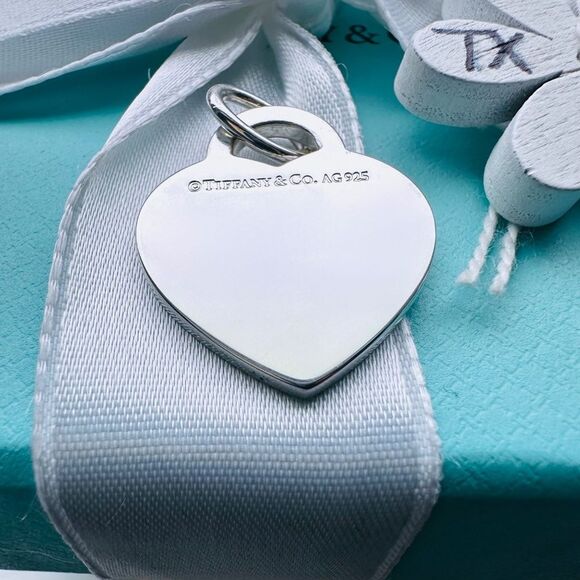 Tiffany & Co. Letter/Initial J Heart Charm, Medium - Picture 2 of 2